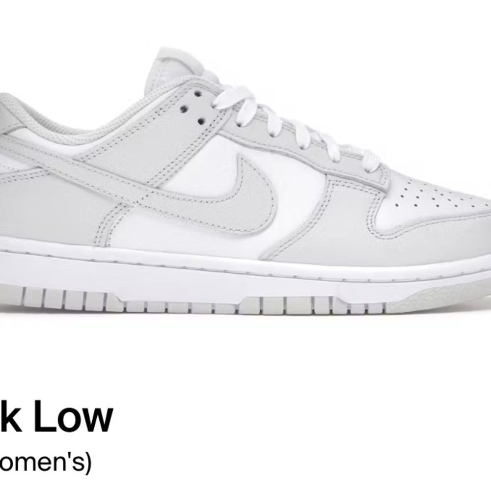 Nike Women's Athletic Shoes - White and Gray